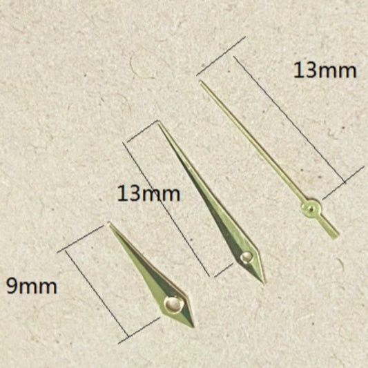 Golden arrow-shaped watch hands 13x13x9mm for Miyota 2035 quartz movement, precise timekeeping accessory.