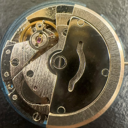 China Made Tianjin Seagull 2813 Mechanical Movement Single Calendar Small Golden Disk