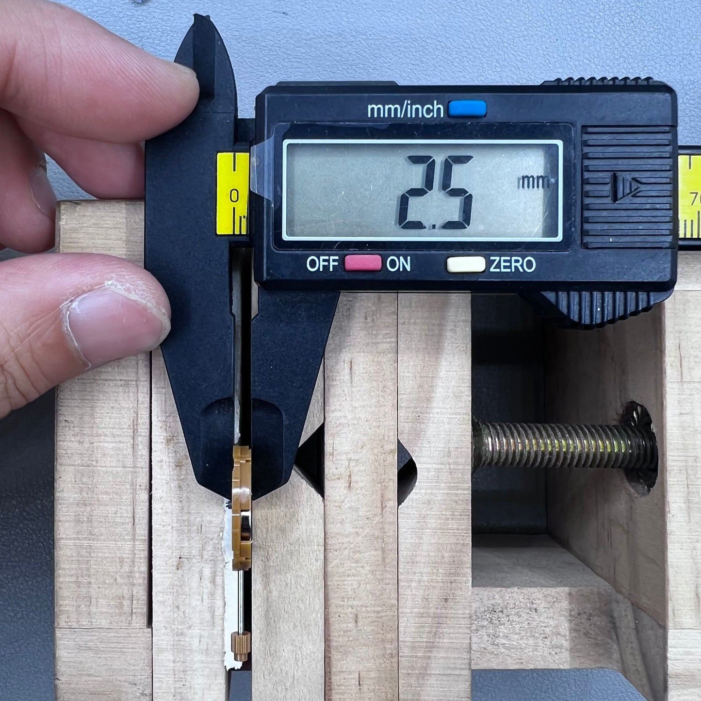 Japan Miyota GN15 Quartz Movement Date@3