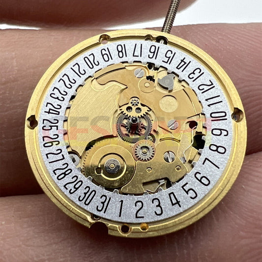 Mouvement à quartz <tc>ETA</tc> 256.111 V8, remplacement du <tc>ETA</tc> 256.141, cadran blanc, 3 aiguilles 