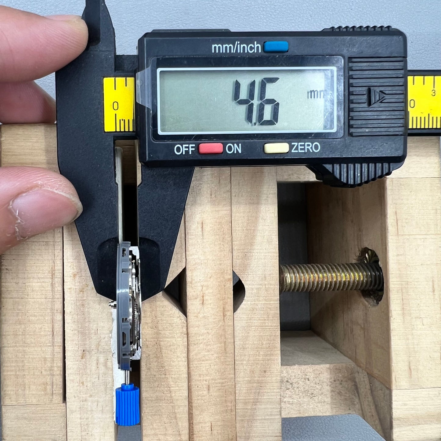 NH34 Automatic Mechanical GMT Movement Hacking Seconds White Disk Date@9