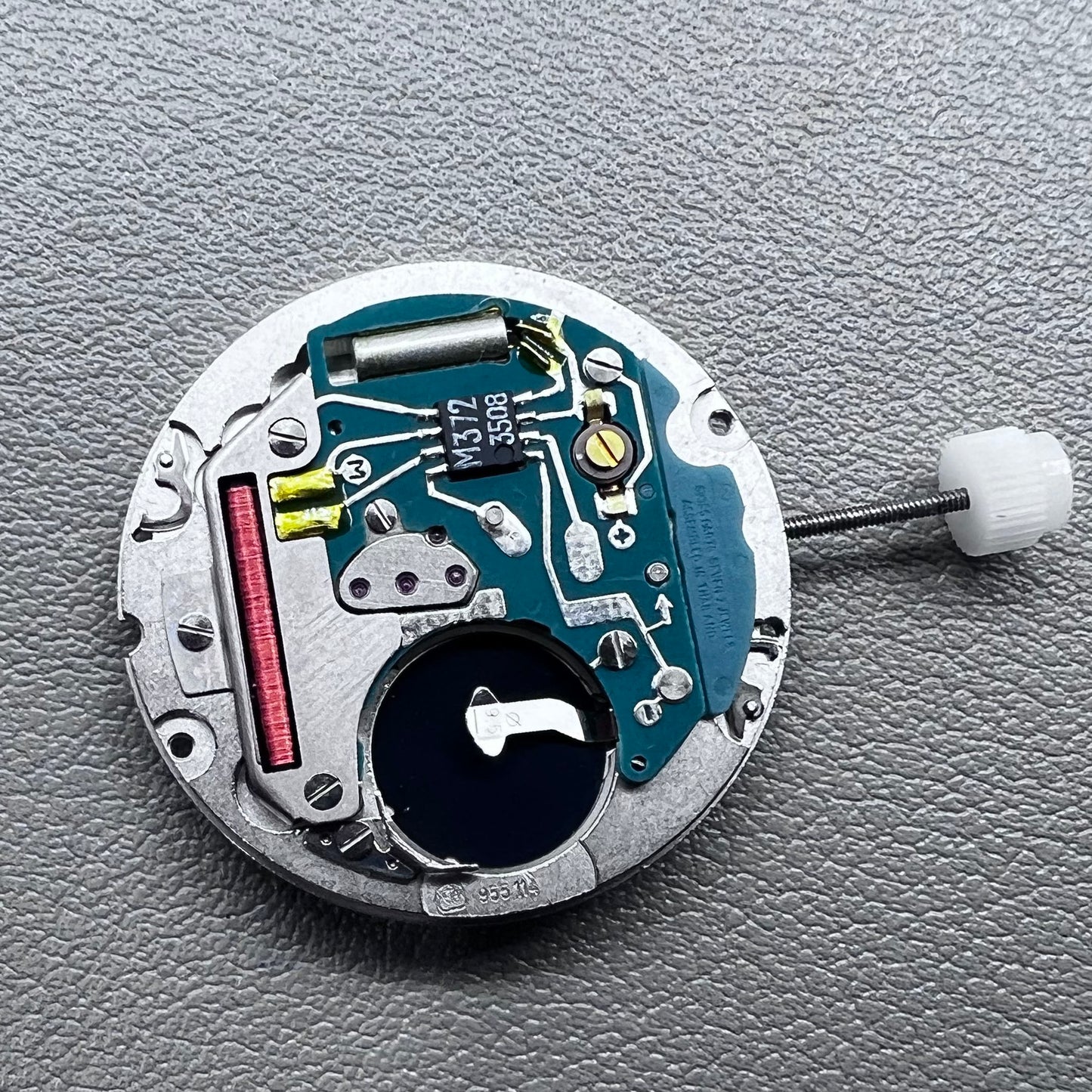 Swiss ETA 955.114 quartz movement with 3 hands for precise watch accessory replacement.
