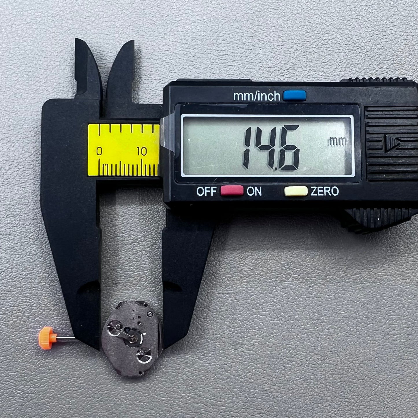 Japan Miyota 1L40 Quartz Movement Date@6