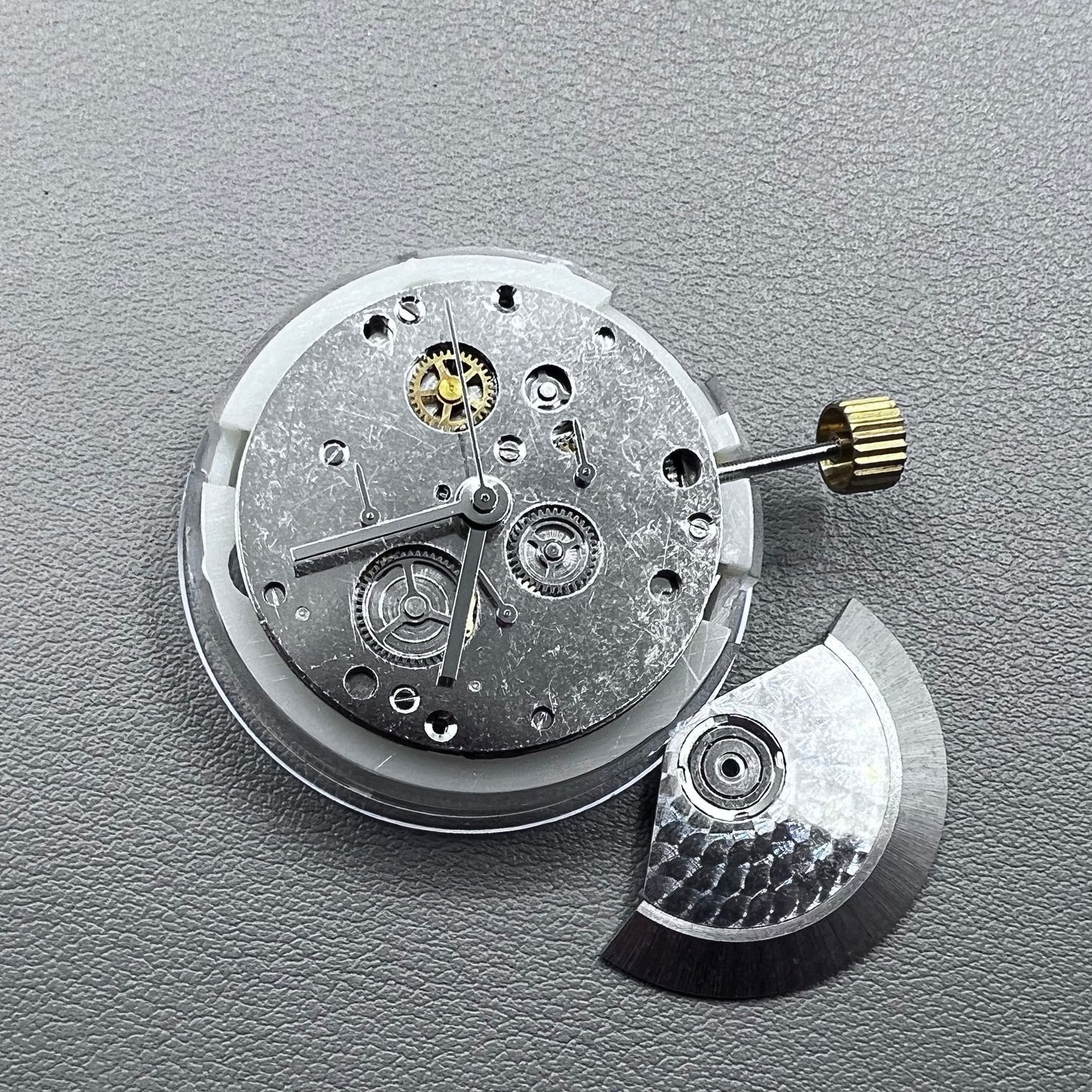 Dandong 7750 Mechanical Movement No Calendar Small Second@3/6/9