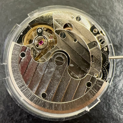 T16 Seagull ST1690 GMT watch showing 4 hands and small second for precise timekeeping.