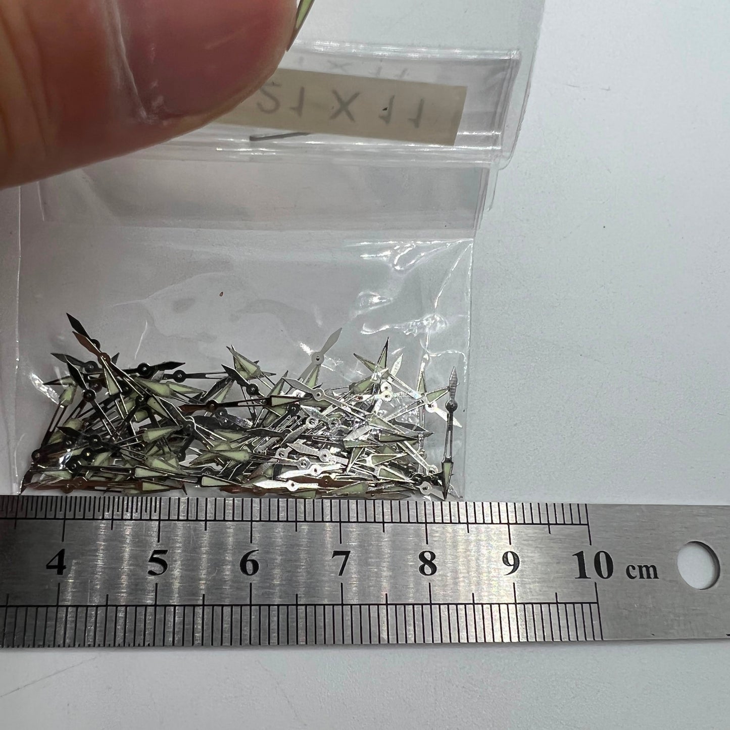 Lot de 100 aiguilles de montre argentées de 11 mm avec luminescentes pour mouvement à quartz Epson PC21