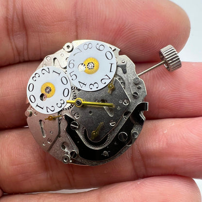 Seagull ST2525 automatic mechanical watch movement with big date at 12, China-made precision component.