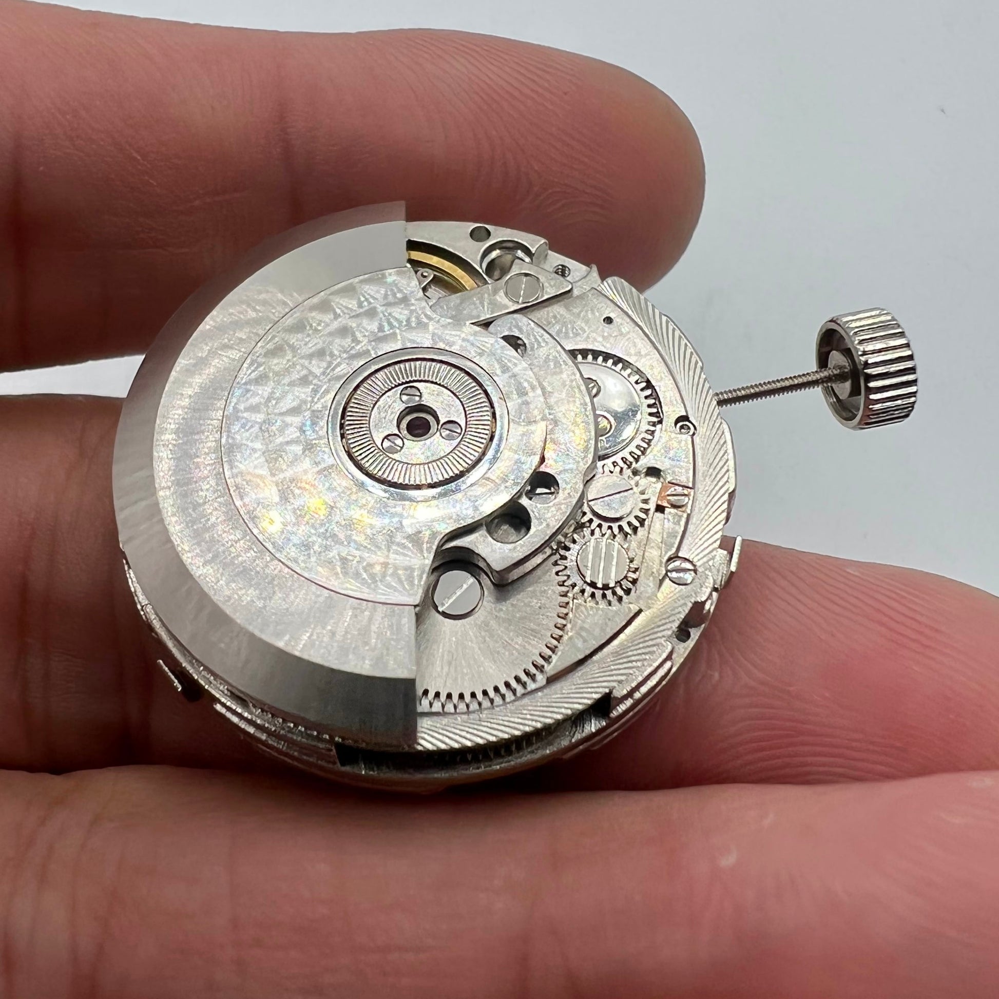Seagull ST2525 automatic movement showcasing big date at 12, ensuring precise mechanical watch performance.