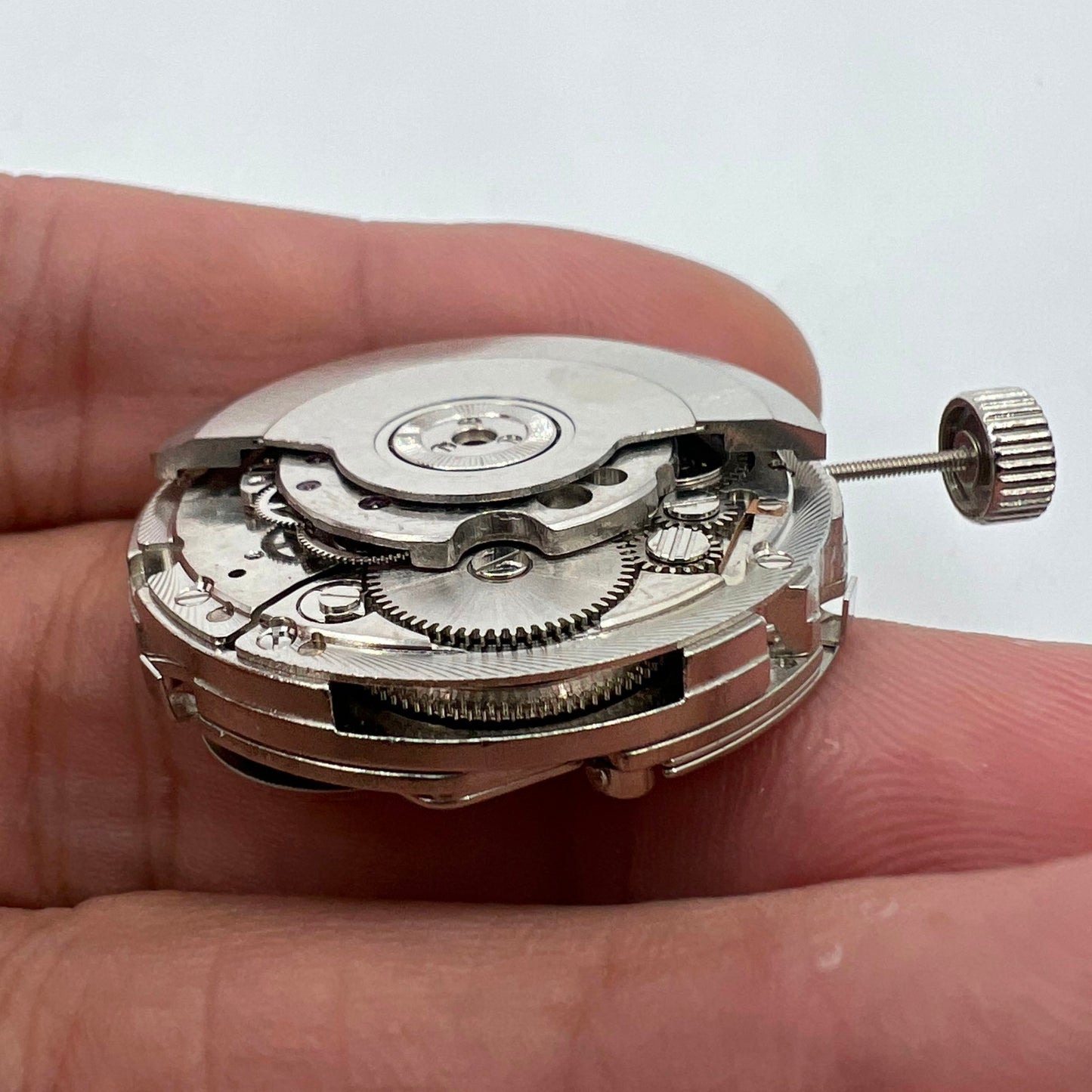 Seagull ST2525 automatic mechanical watch movement with big date display at 12 o'clock, precision-engineered in China.