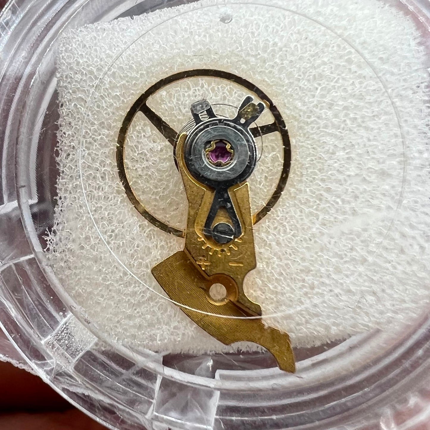 Goldenes komplettes Unruhrad mit Schiene, generisch für ETA2834 2836 2824 Uhrwerk
