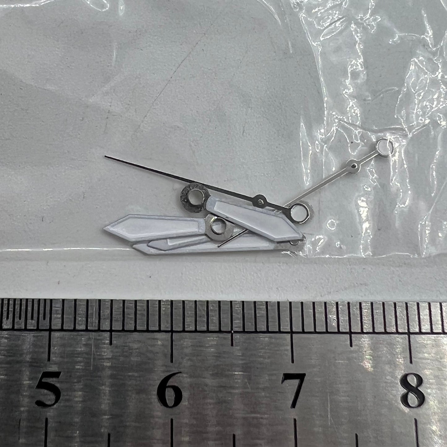 White trim watch hands designed for Miyota 2035 quartz movement, precise fit by P1-H4-C113 brand.