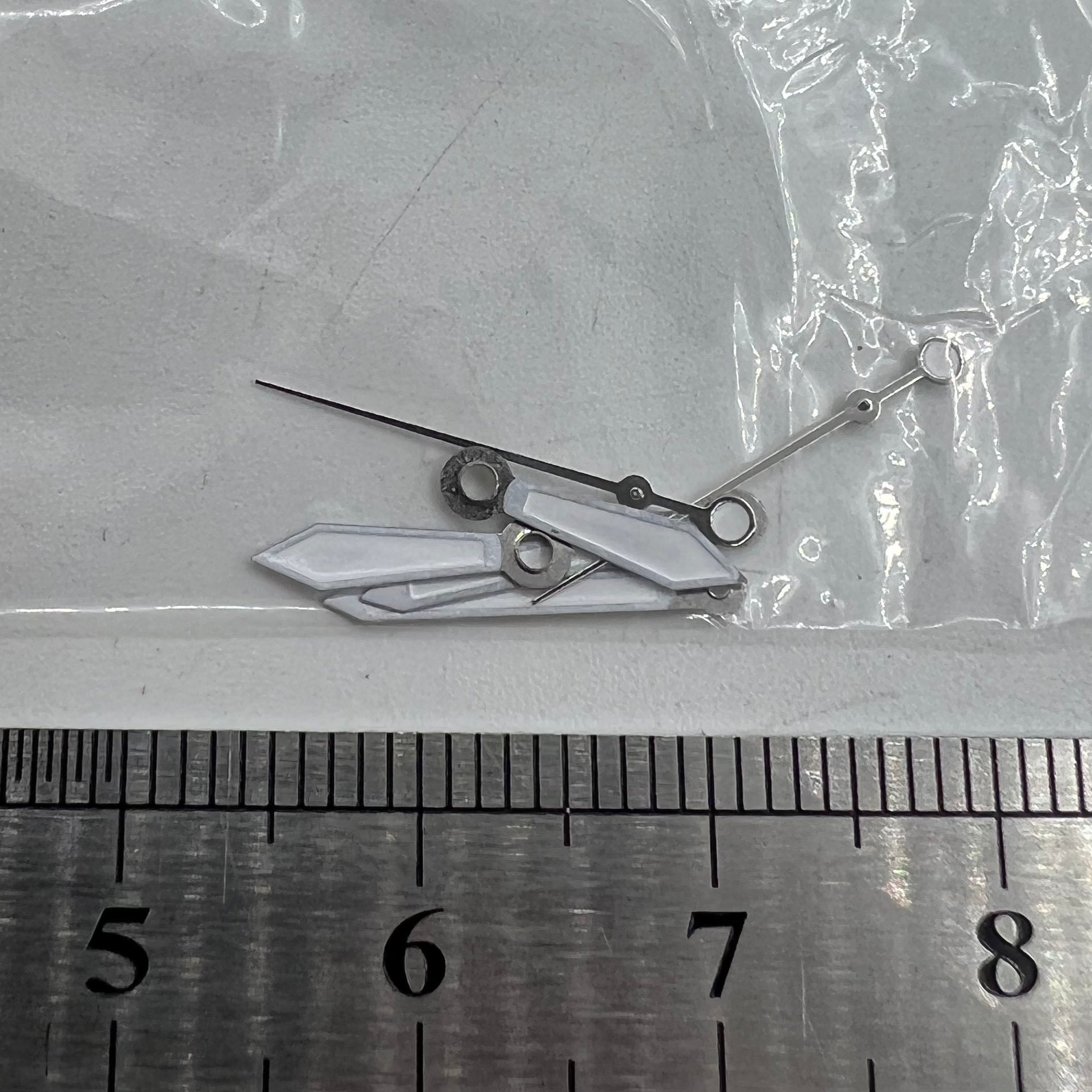 White trim watch hands designed for Miyota 2035 quartz movement, precise fit by P1-H4-C113 brand.