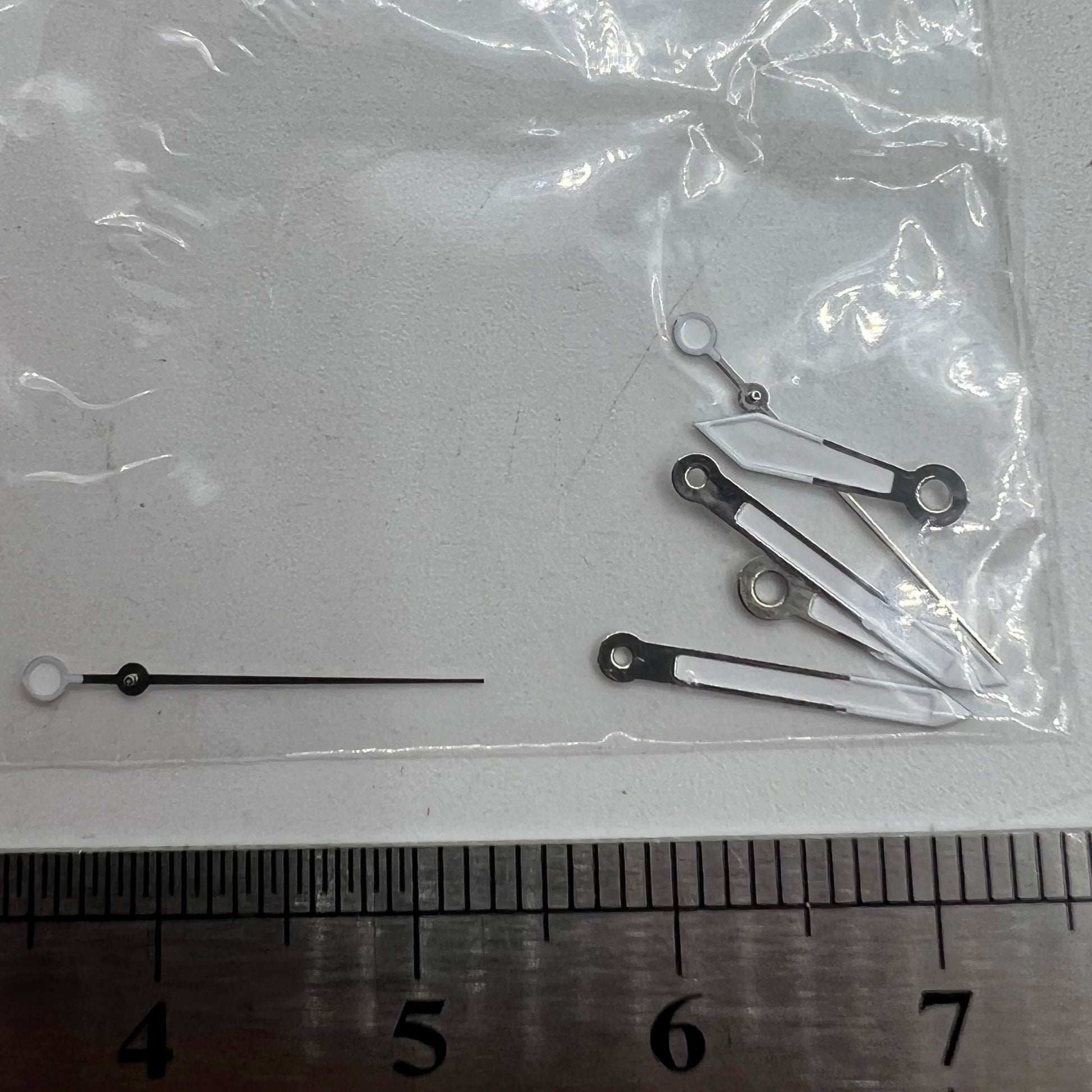 White trim watch hands designed for Miyota 2035 quartz movement, precise fit by P1-H4-C113 brand.