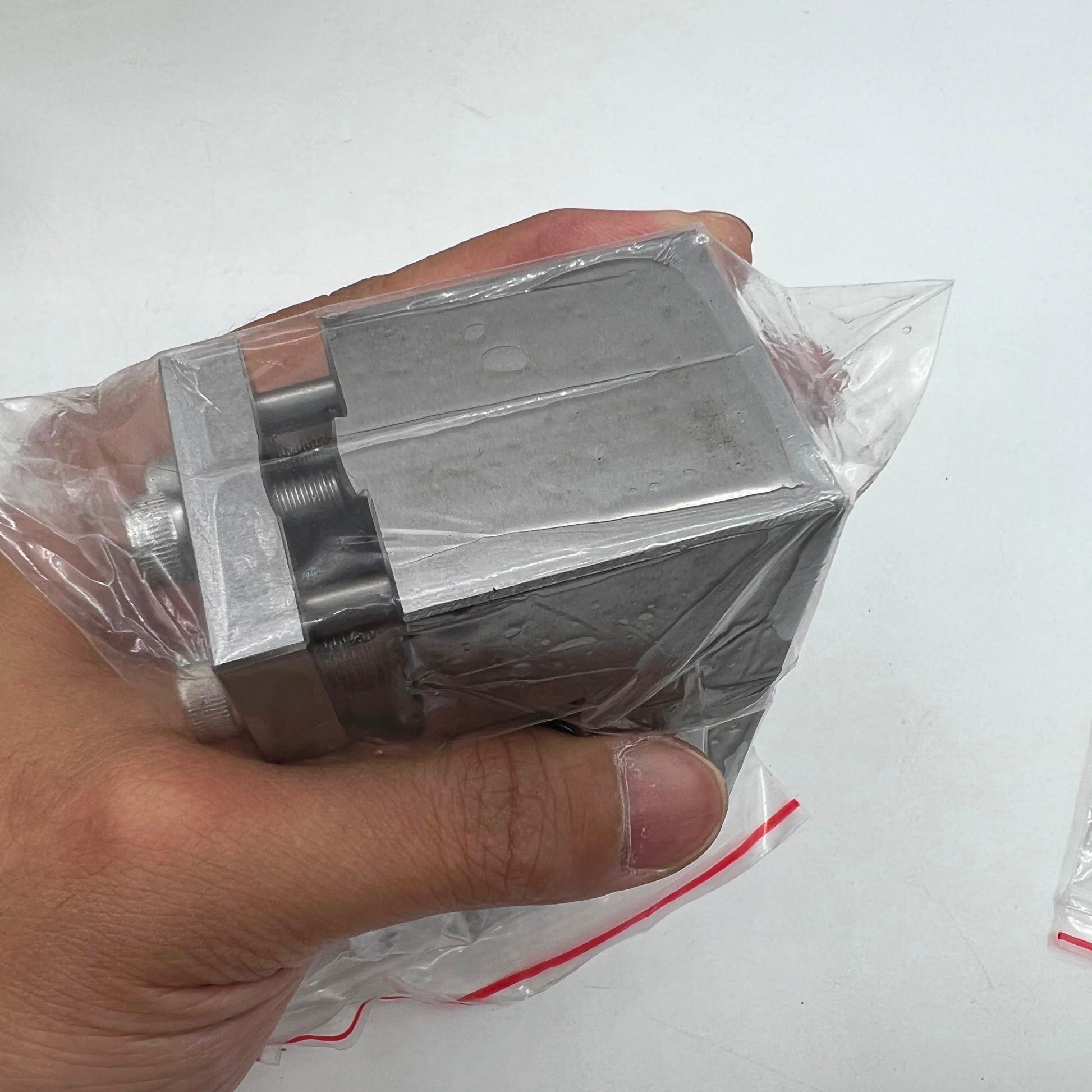 Oyster style stainless steel link remover tool for precise watch band adjustments