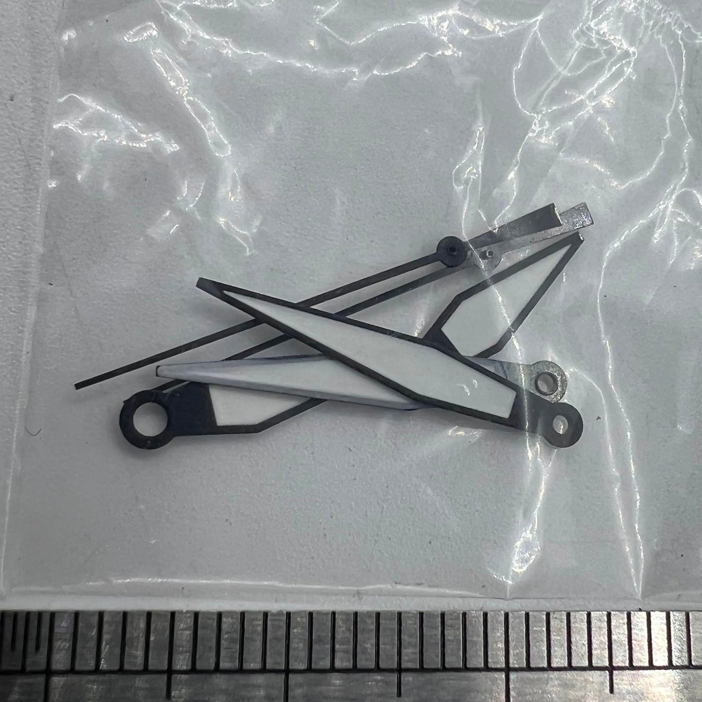 White+diamond orange lume watch hands, diamond-shaped, compatible with ETA2836/2846/2824 movements, for precise timekeeping.