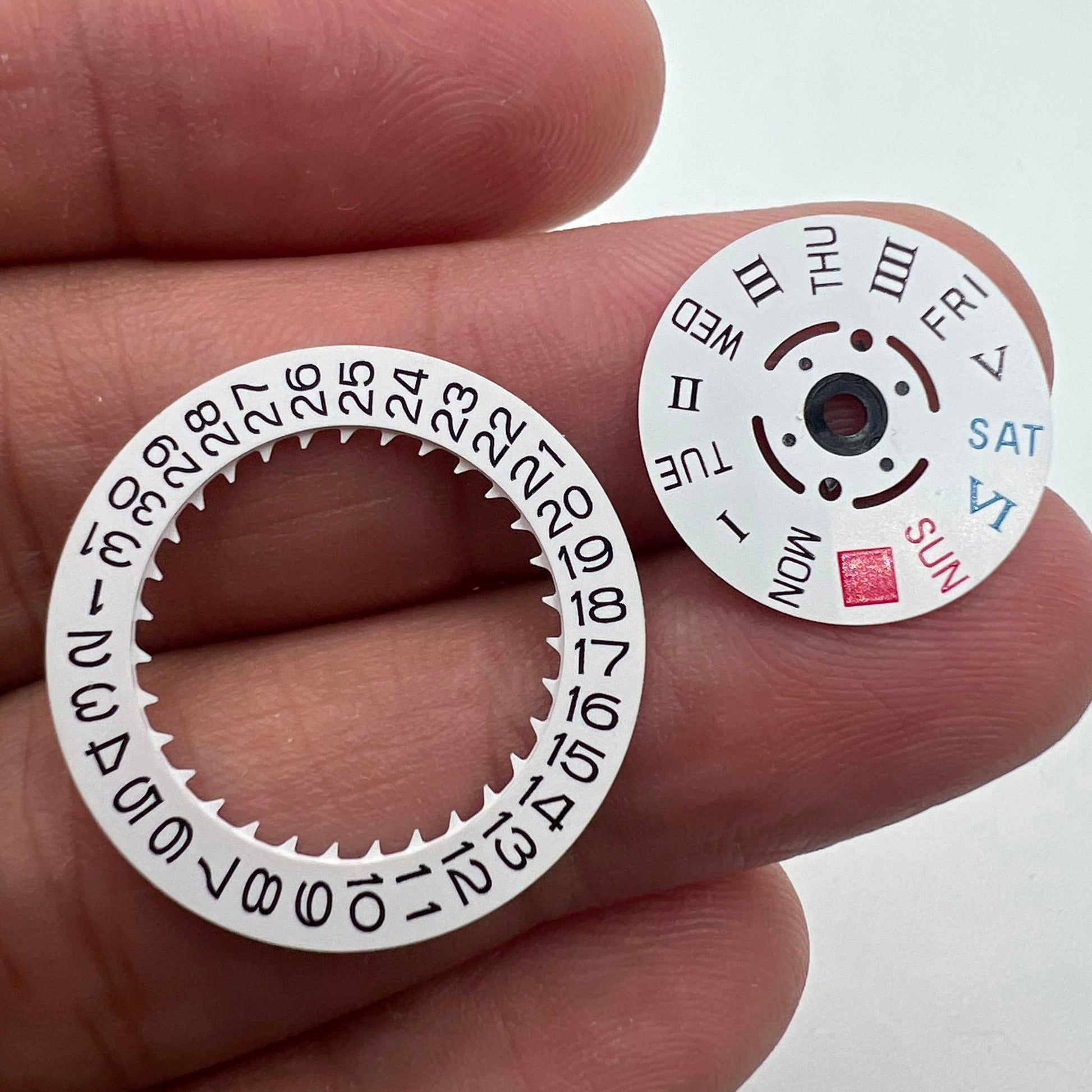 White date and week disk wheel featuring Roman and English fonts for NH36 movement watch accessories.