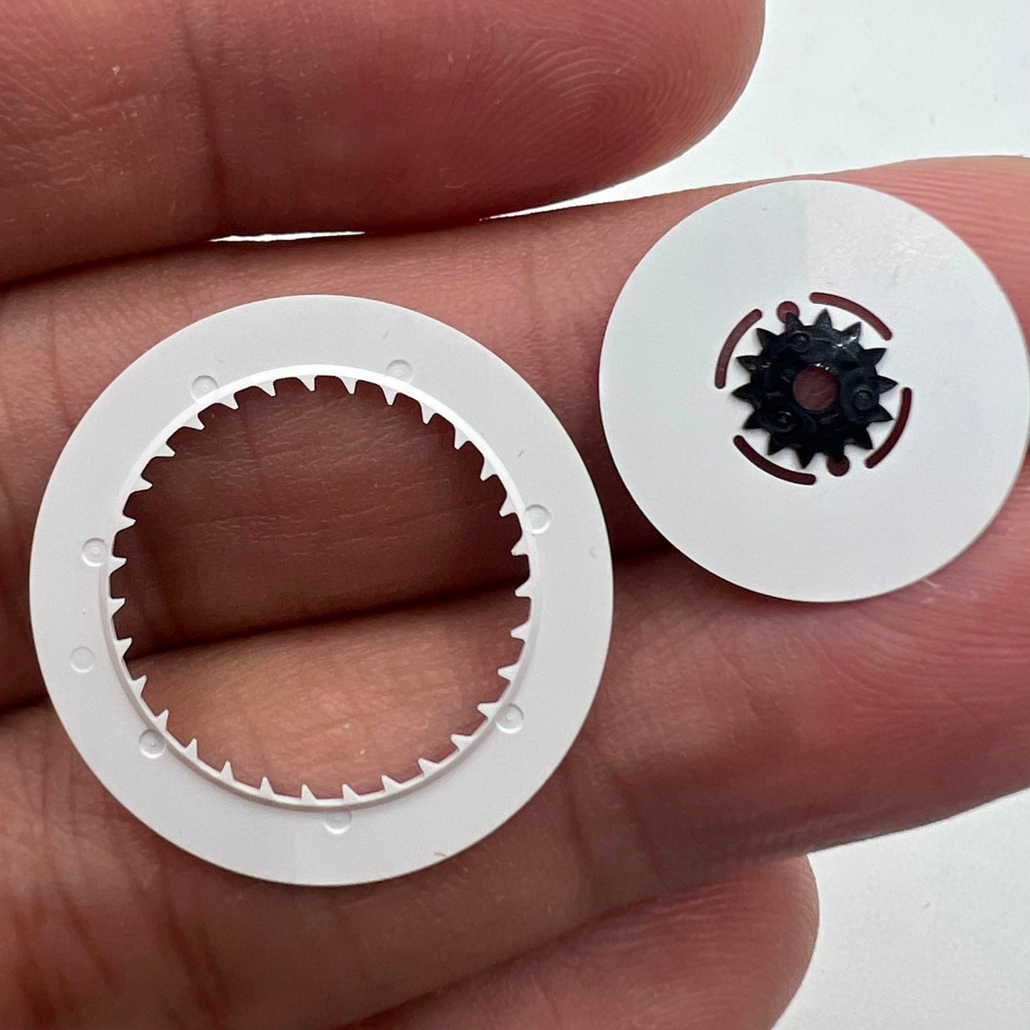 White date and week disk wheel featuring Roman and English fonts for NH36 movement