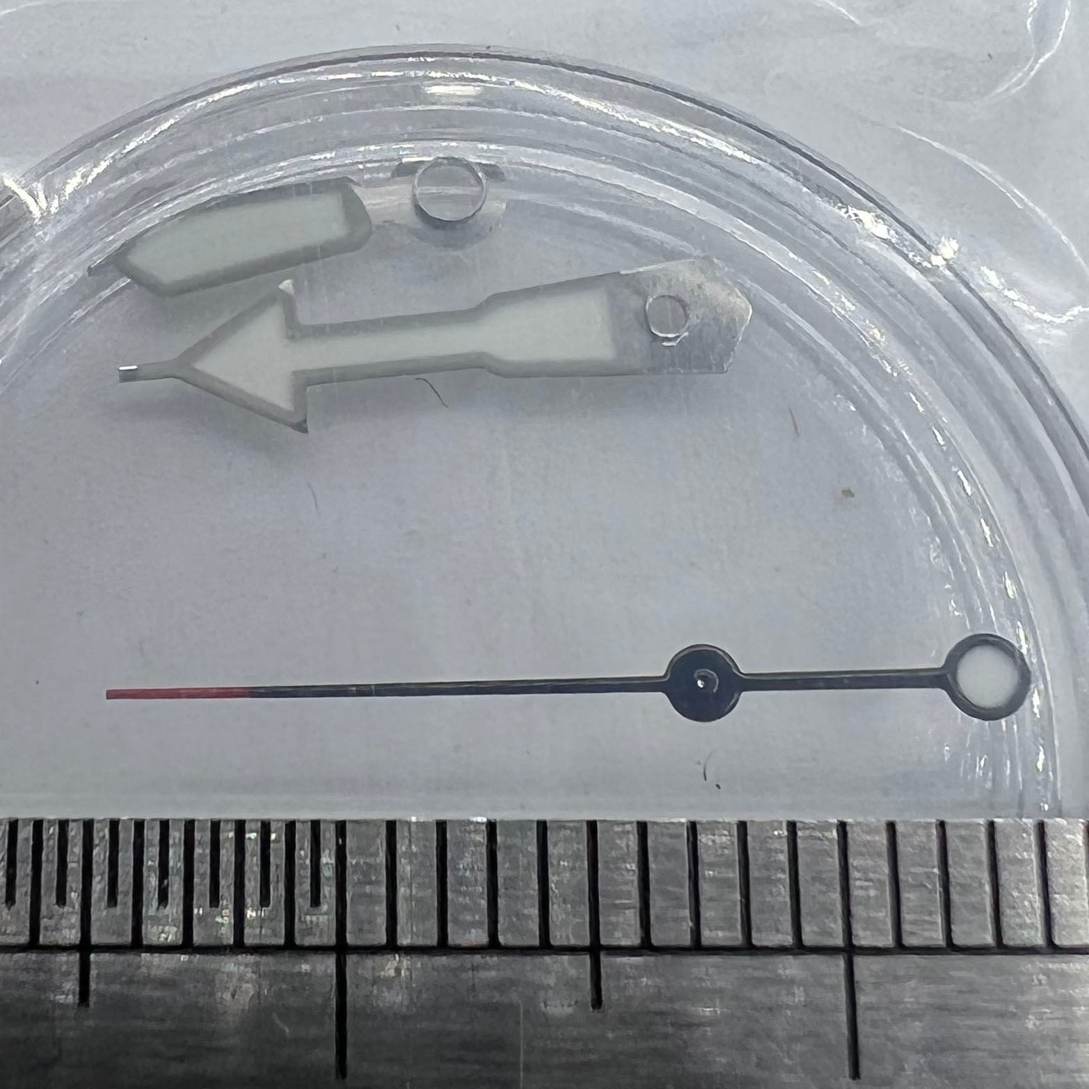 Green luminous watch hands with silver trim, 12.5mm, for Miyota NH35/NH36/NH38 movements.