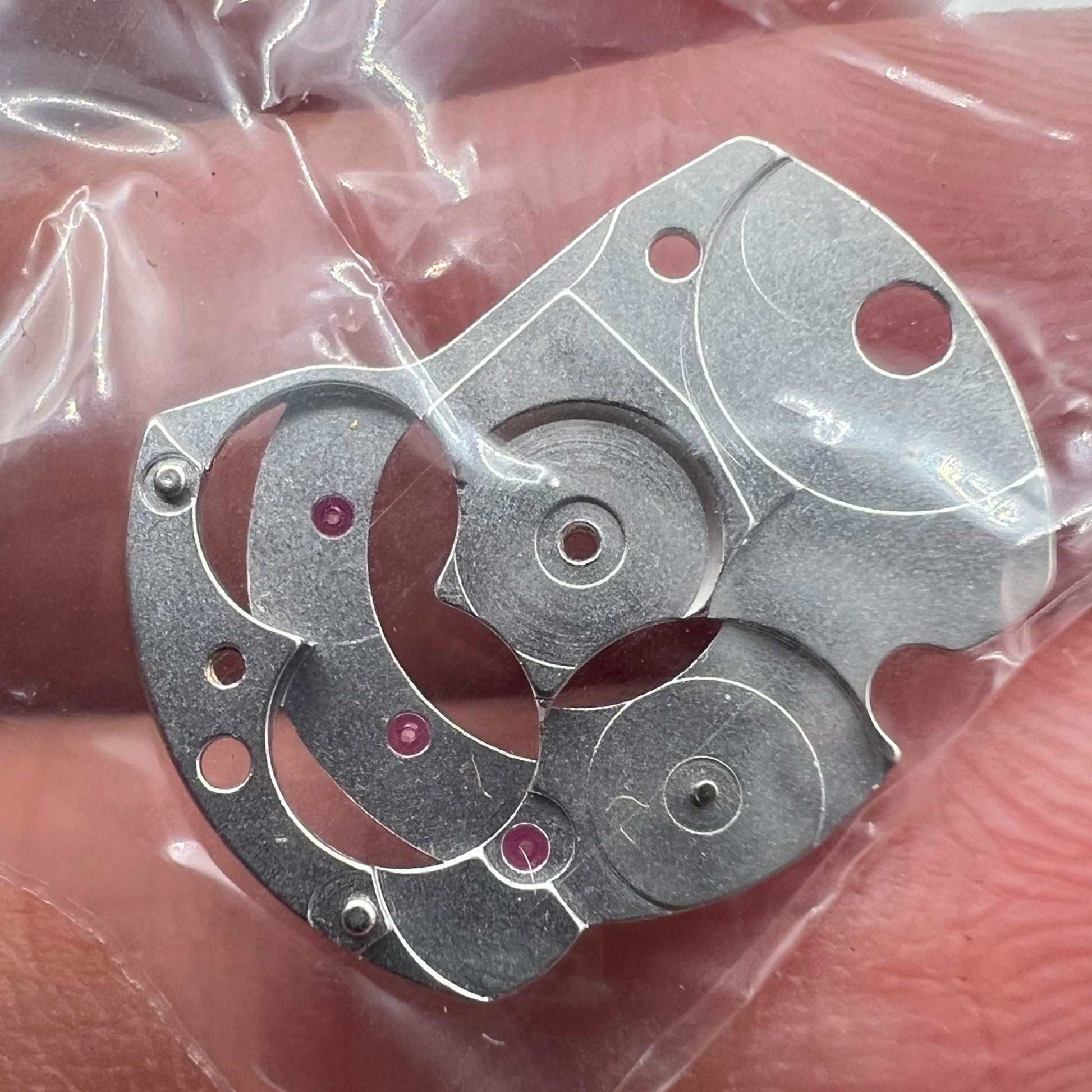 Automatic Device Bridge Splint for ETA 2824 2834 2836 watch movements, precise fit and durable design.