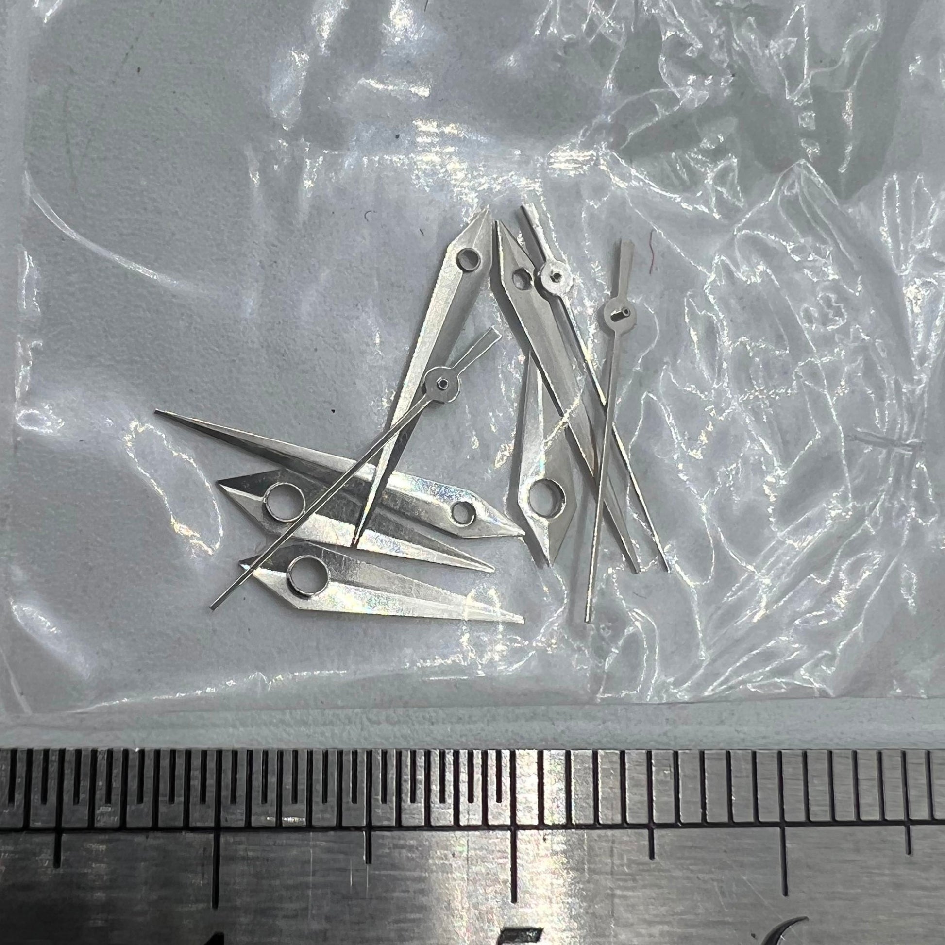Silver arrow-style watch hands, 11.5mm, for Miyota 1M12 Japan quartz movement.