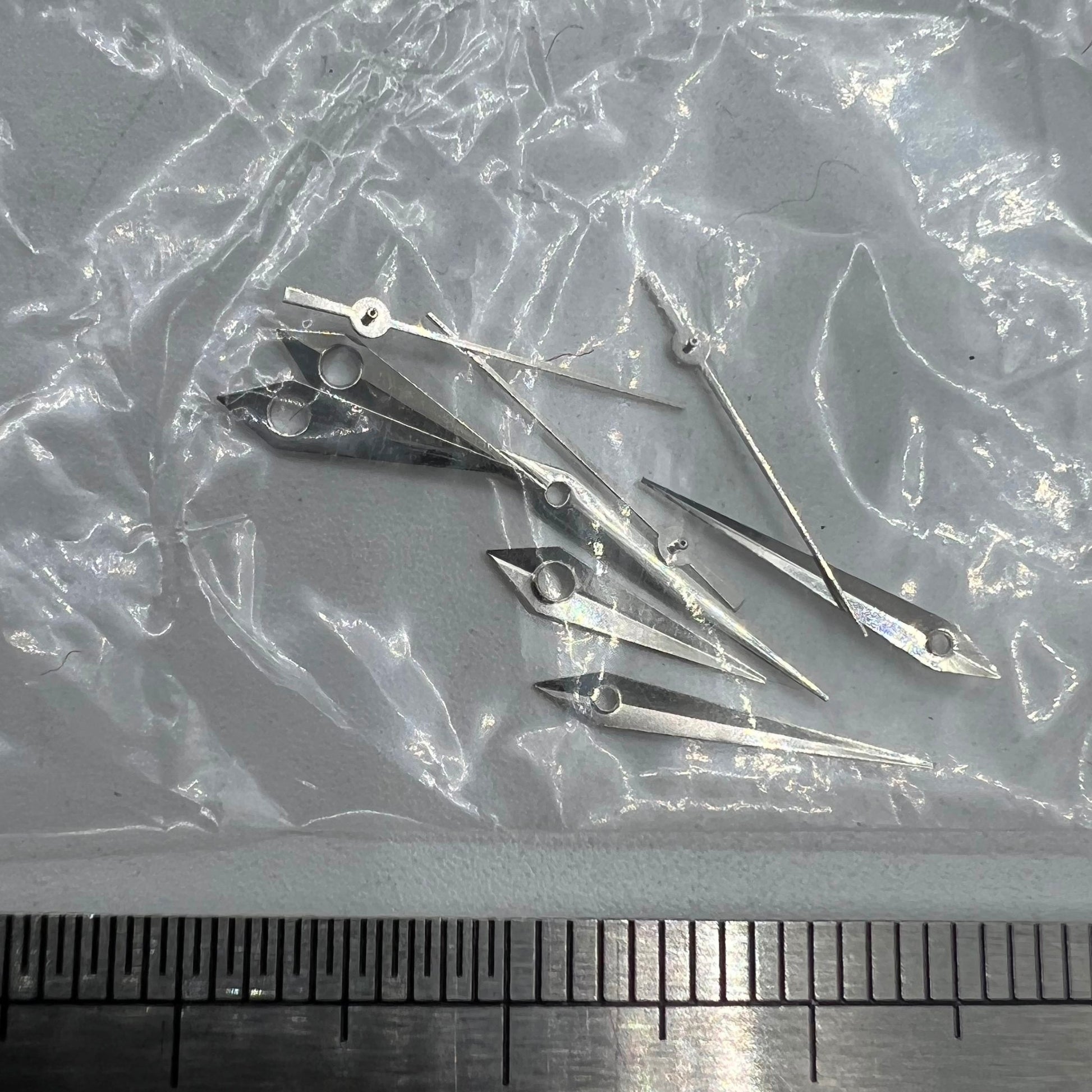 Silver arrow-style watch hands, 11.5mm, designed for Miyota 1M12 Japan quartz.