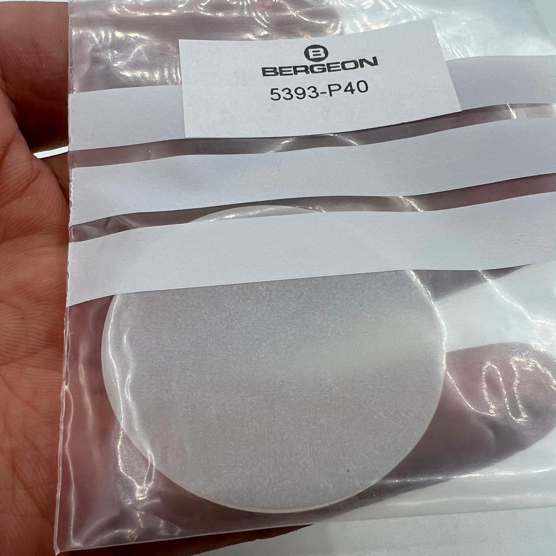 Bergeon 5393-P40 set of 2 non-slip silicon cushions for secure watch case repair and maintenance.