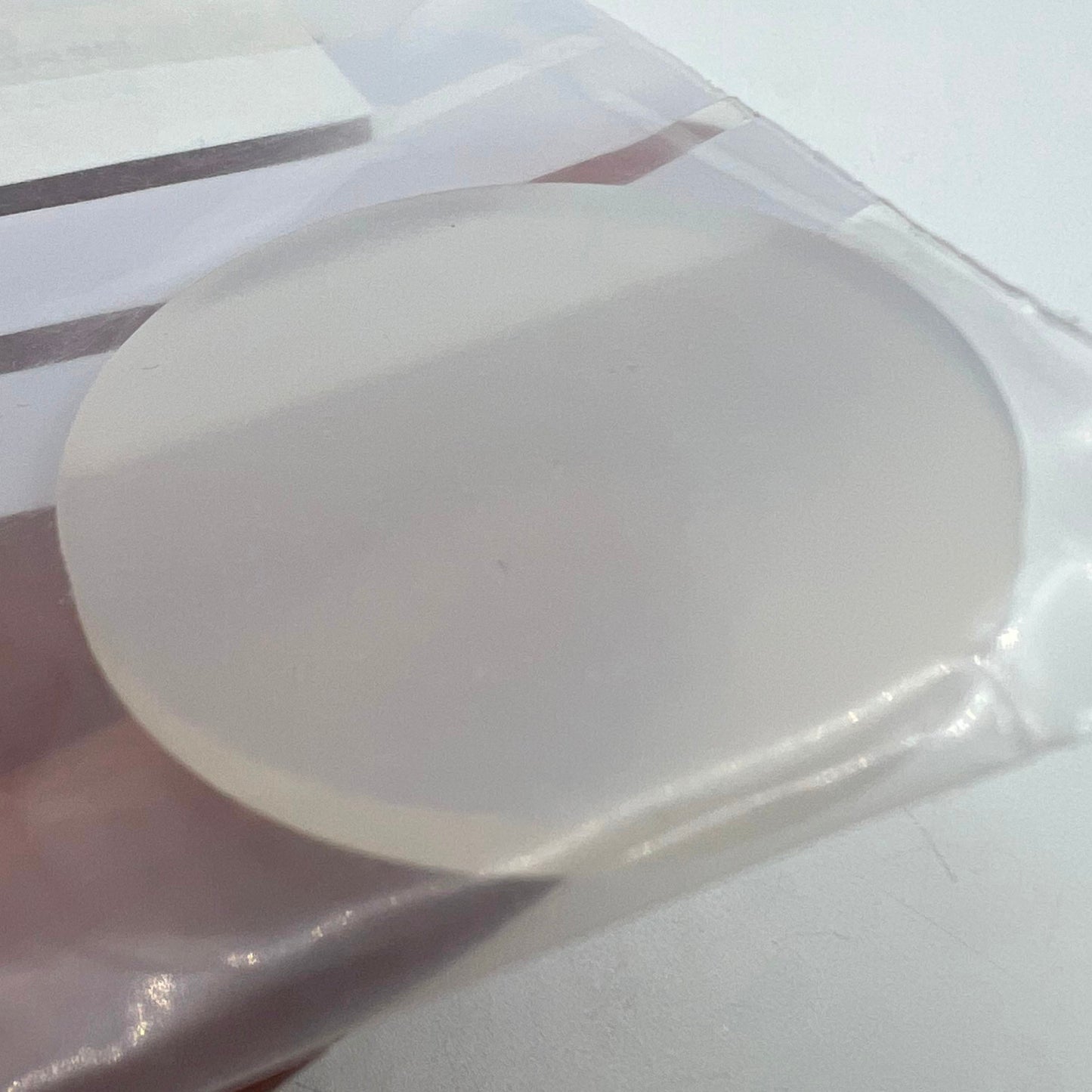 Set of 2 Bergeon 5393-P40 non-slip silicone case cushions for secure watch repair support.