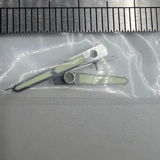 Green luminous watch hands set with 3 hands, compatible with China Made 8215/2813/Miyota 8N24 movements for precise timekeeping.