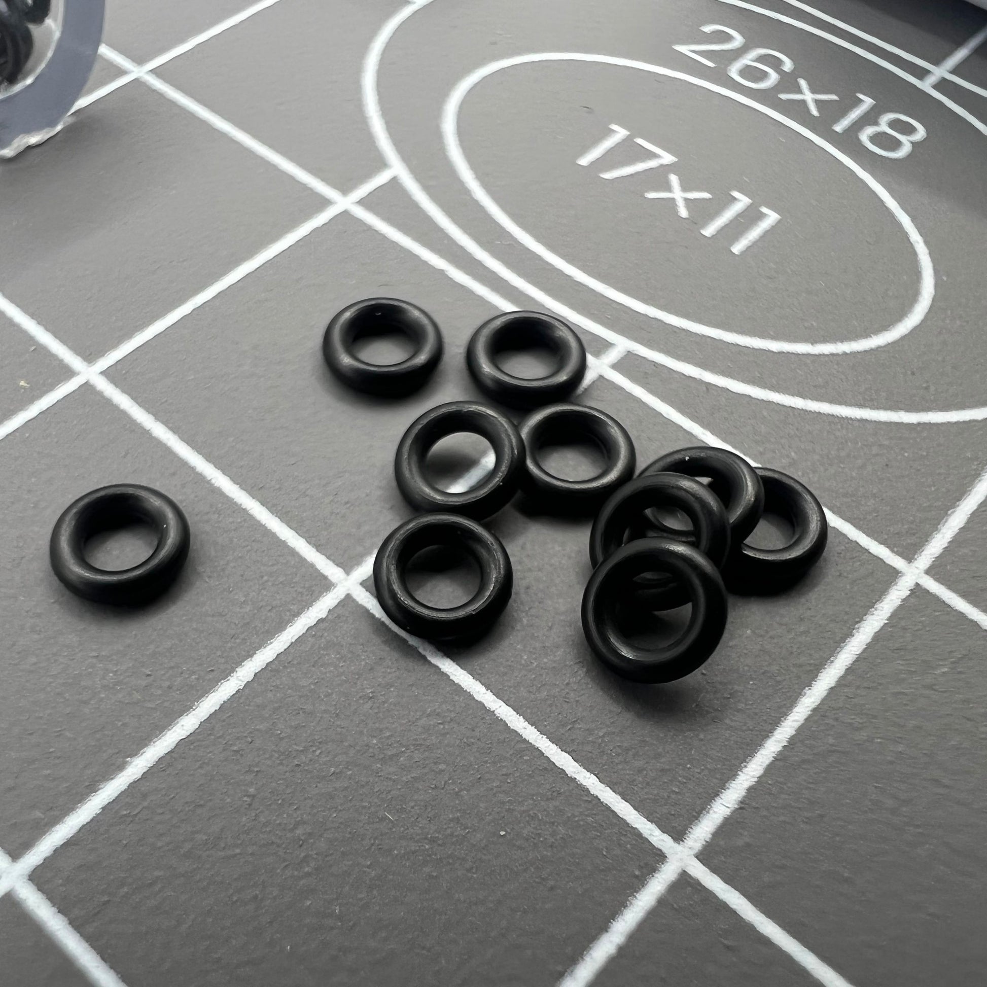 300pcs Japan waterproof mini O-ring kit with 30 sizes (1.5-1.8mm) for watch crown seal replacement.