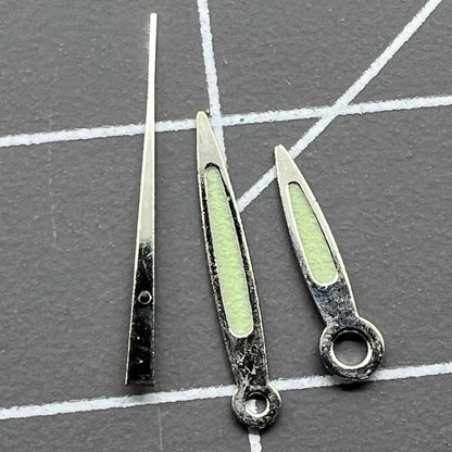 Arrow-shaped green luminous watch hands set for Miyota 2035/2115/2105/2305 wristwatch repairs.