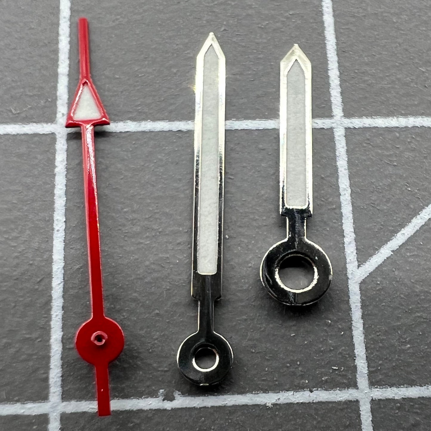 Red and green luminous watch hands set, compatible with Miyota 2035, 2115, 2105, 2305 movements.