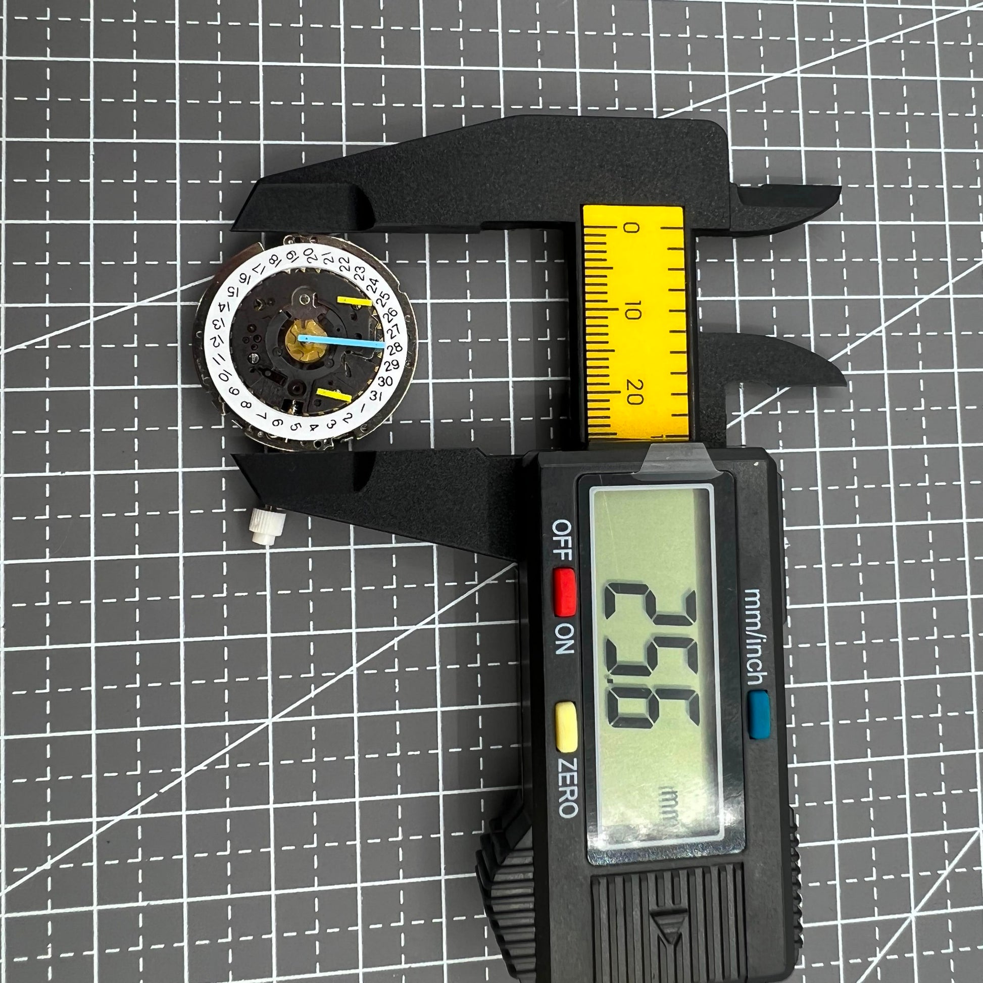 Swiss ISA 8162 quartz watch movement with date at 4, ideal for accurate watch repairs and replacements