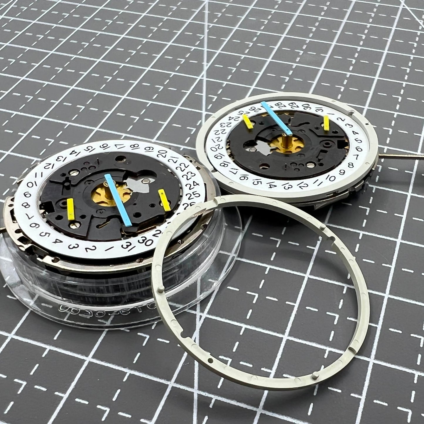 Swiss ISA 8162 quartz watch movement with date at 4, precise replacement for accurate timekeeping