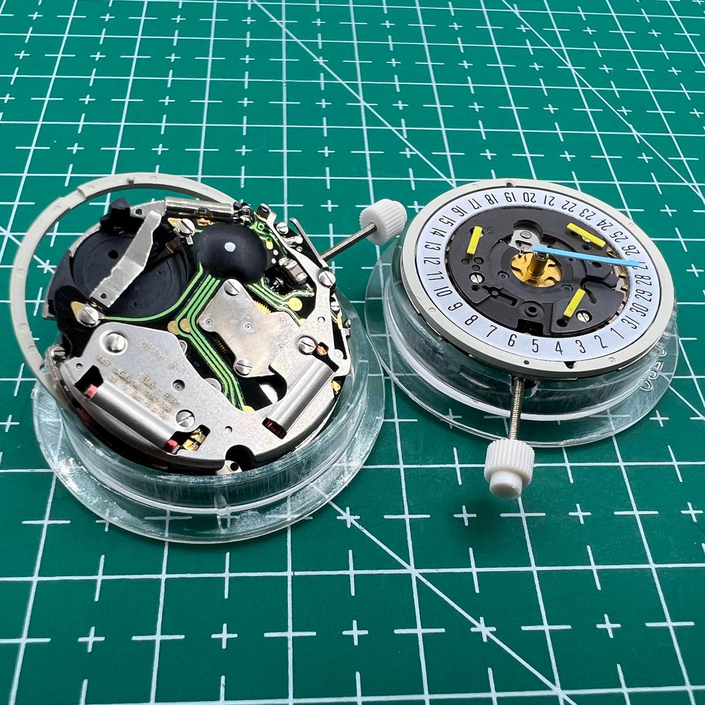 Swiss Made ISA 8162 watch accessory featuring Date at 6 and Quartz movement replacement for precision and durability.