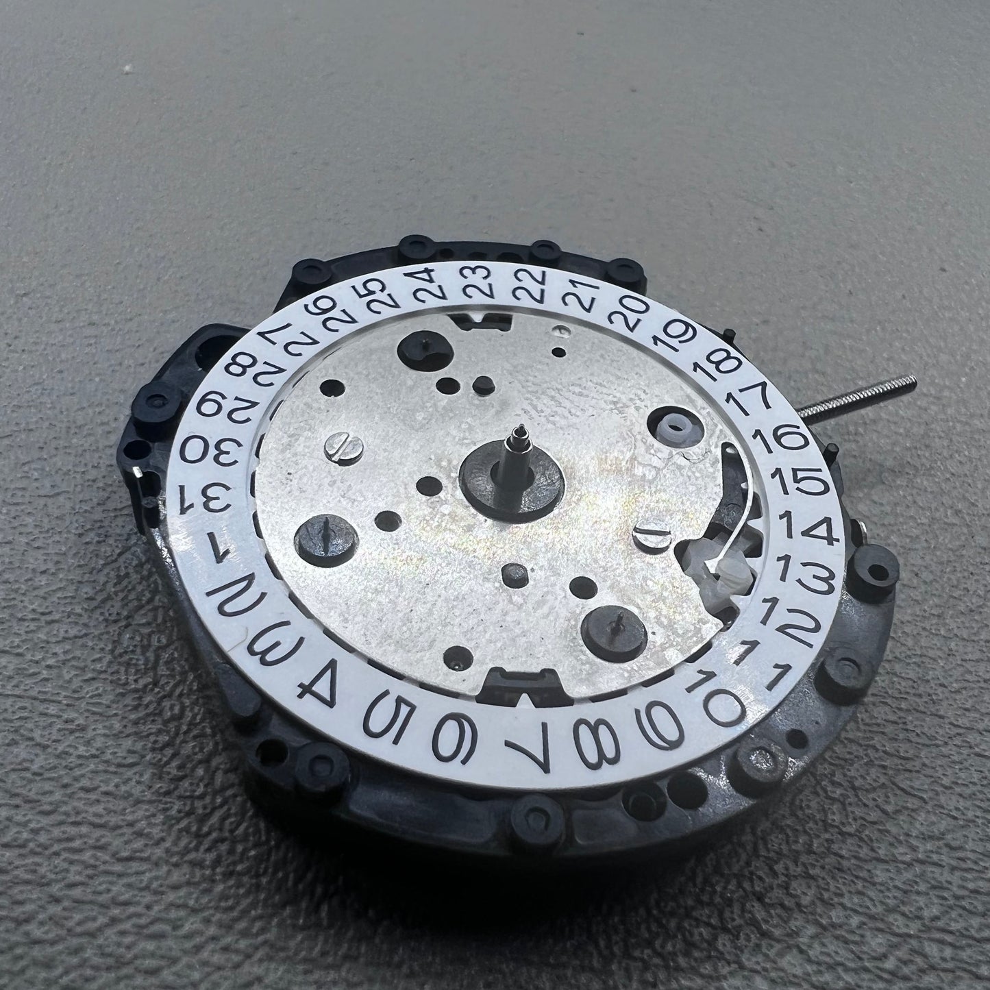 Epson VD57C watch movement displaying single calendar date at 3 o'clock position for Japan models