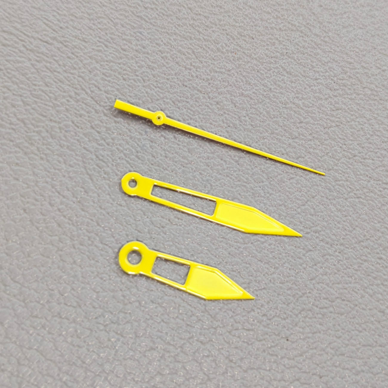 2 Sets Yellow Trim Hollow Arrow Hands for Miyota 2315 2035 2036 2115 2305 Movement