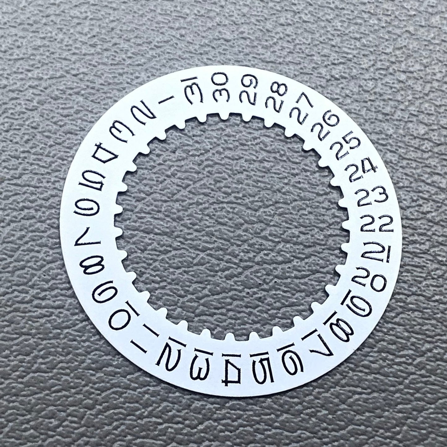 Vintage numeral font white date disk wheel by RLX, compatible with RLX3135 watch movement.
