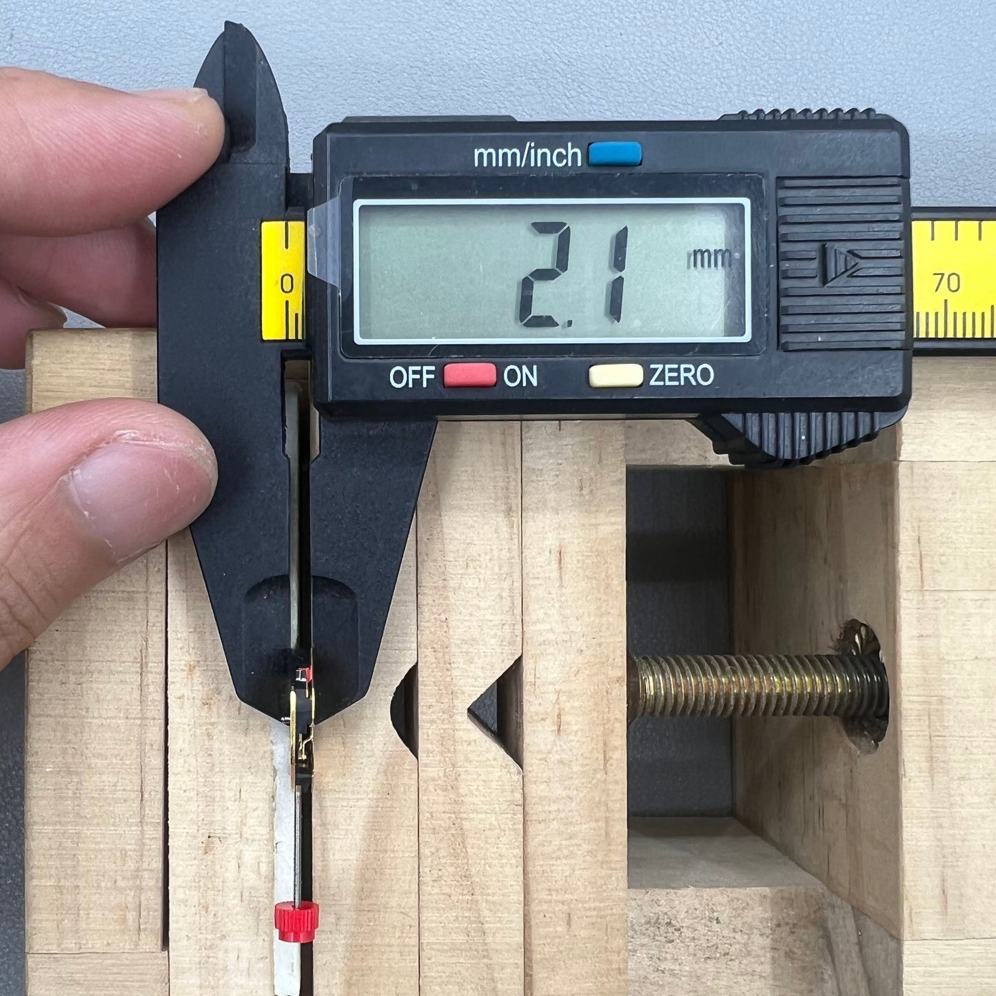 ETA 902.002 Schweizer Quarz Uhrwerk 2 Zeiger Präzisionsmechanismus