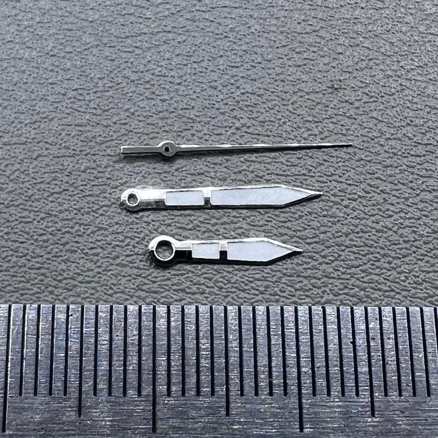 2 Sets Green Lume Arrow Shape Silver Trim Watch Hands for Ronda 515