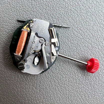 Japan Miyota 2015 quartz watch movement with date display at 3 o?clock, precise timekeeping accessory.