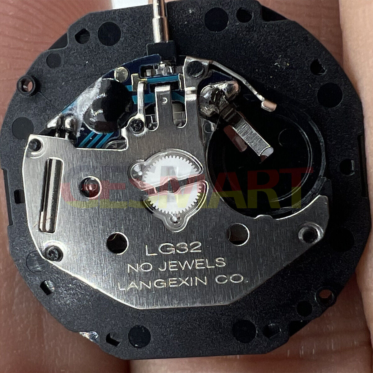 Watchmakers Watch Part LG32 quartz movement with date display at 3 o'clock for precise repairs and replacements.