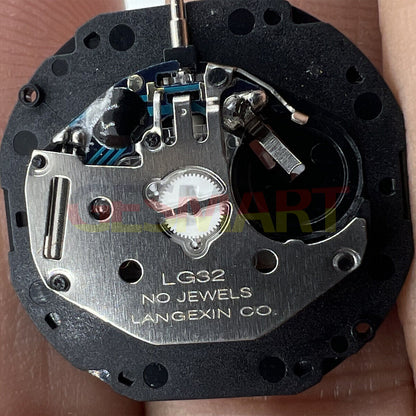 Watchmakers Watch Part LG32 quartz movement with date display at 3 o'clock for precise repairs and replacements.