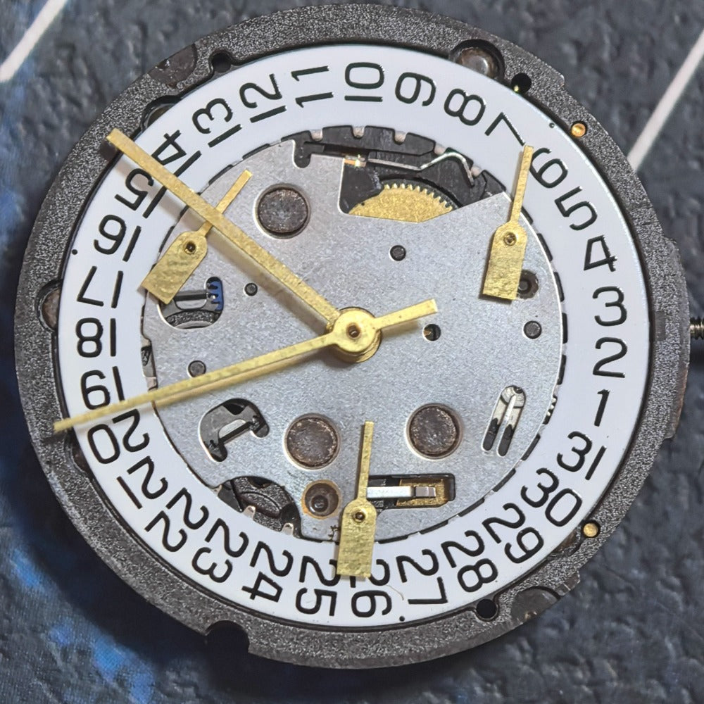 Swiss Part ETA G15.21A Quartz Movement Date At 4 Watch Part