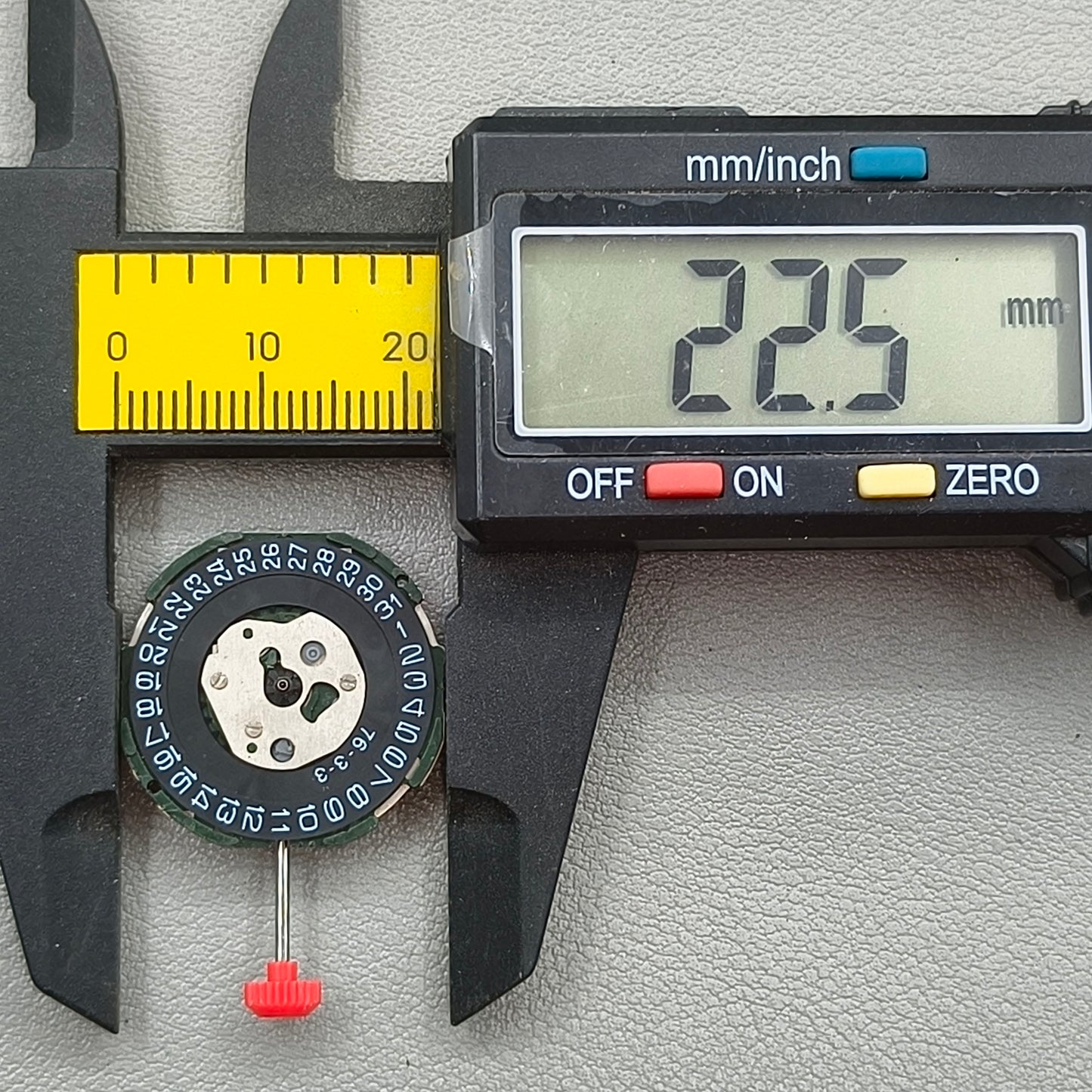 Japan Miyota 2115 Quartz Movement Date@3 Single Calendar 3 Hands Black Disk