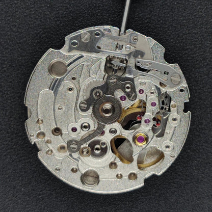 Japan Made Miyota 82S5 self-winding mechanical watch movement with 21 jewels, silver finish for precise timekeeping