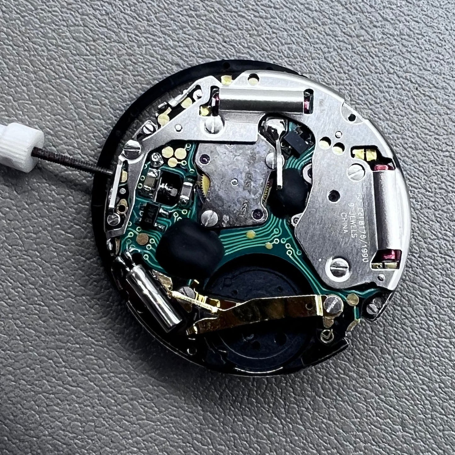 Swiss ISA 8176A 8176-1990 White Dial Watch Quartz Movement