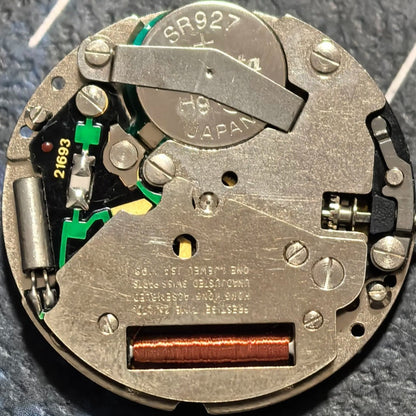 Swiss Made ISA 1198 quartz movement watch part with day-date English disk, 3 hands, for precise timekeeping.