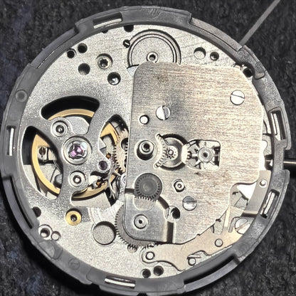 Japan made Epson YN74 mechanical watch movement, precise stock part for watch repair and assembly.
