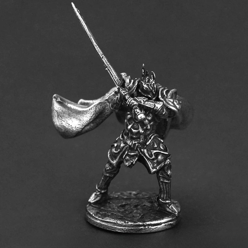 White Brass Figurine King Arthur Miniature - Horned Helm Greatsword Knight Wargame RPG Figure