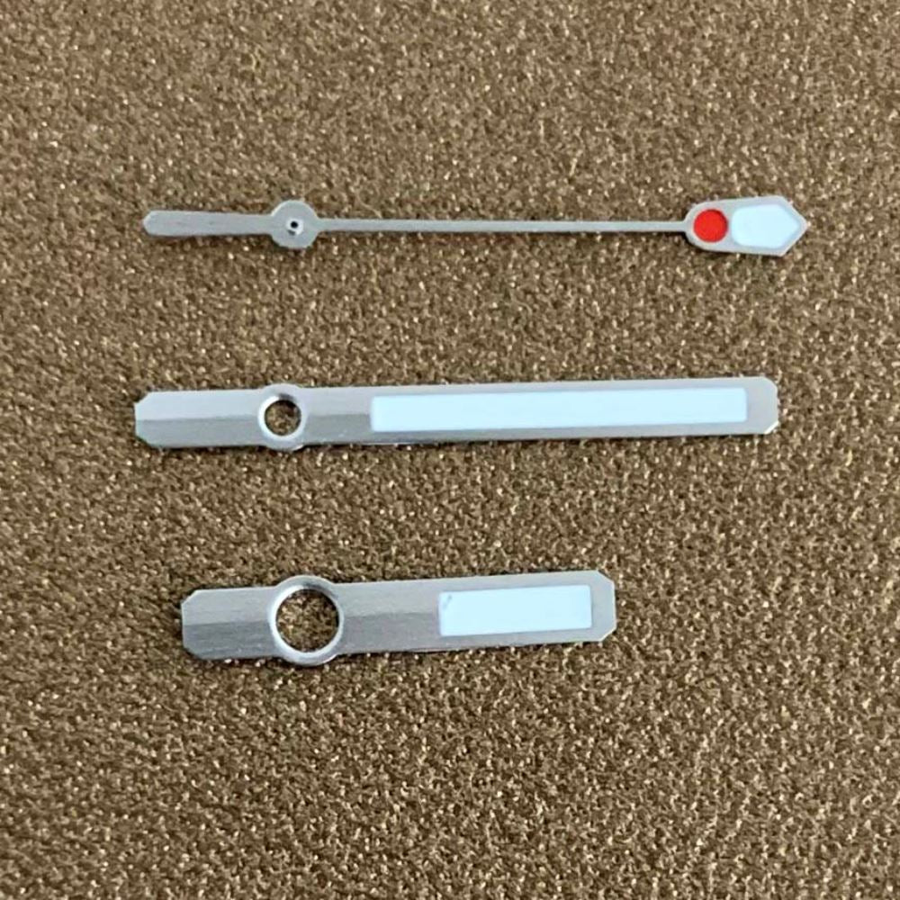 Green luminous watch hands set by B22 for NH35A/NH36A movement, improving readability and design.